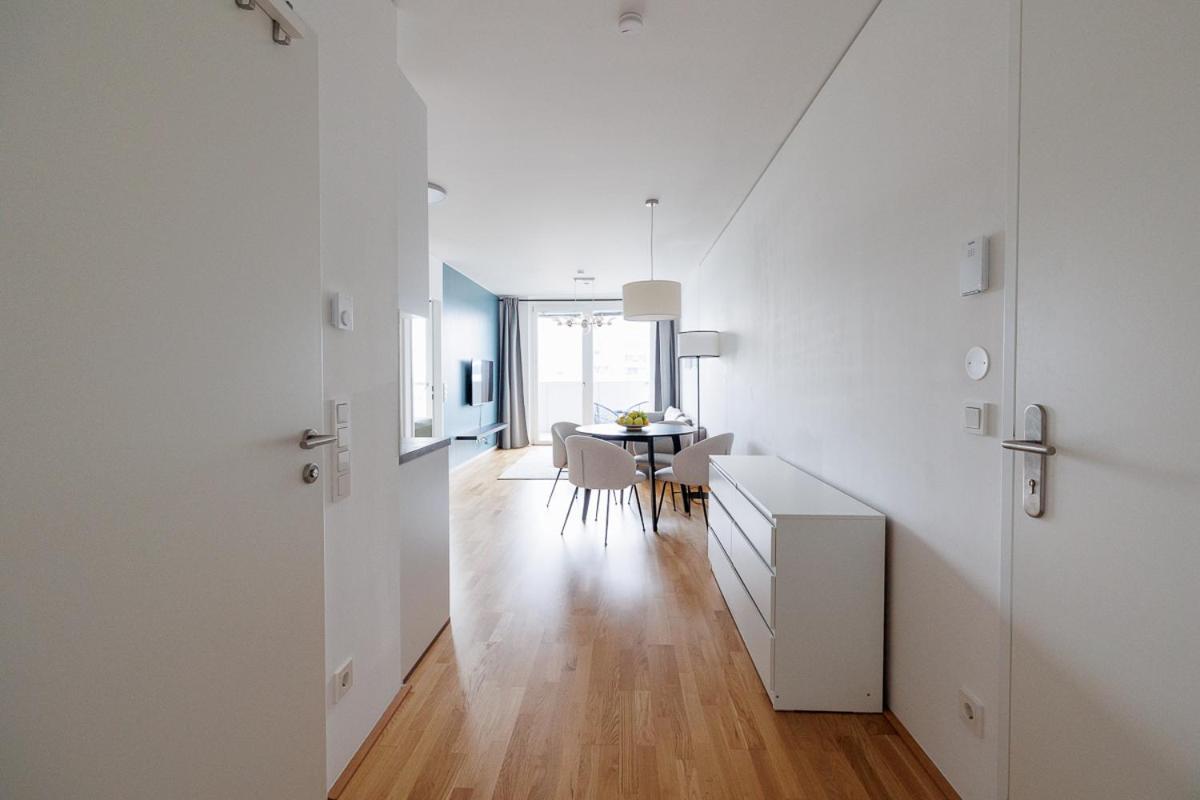 Lovely Apartment In Marina Tower - 10Min To City Center Βιέννη Εξωτερικό φωτογραφία