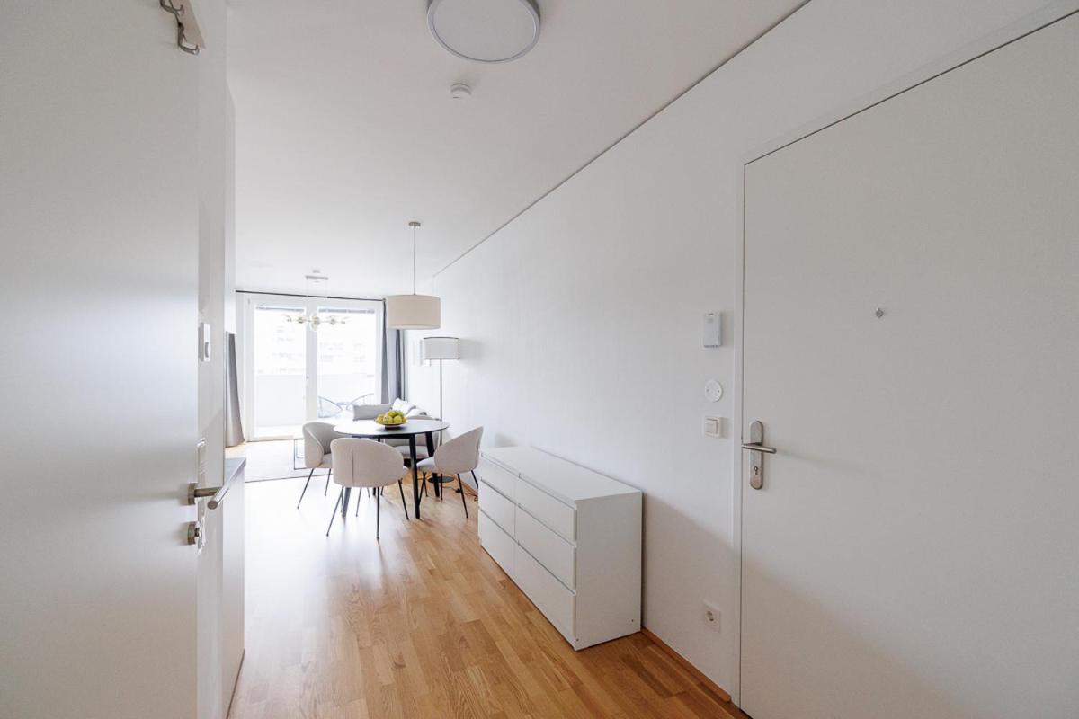 Lovely Apartment In Marina Tower - 10Min To City Center Βιέννη Εξωτερικό φωτογραφία
