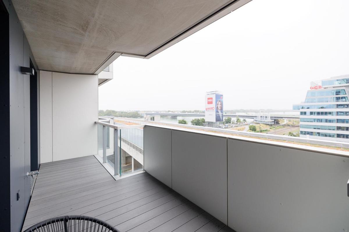 Lovely Apartment In Marina Tower - 10Min To City Center Βιέννη Εξωτερικό φωτογραφία