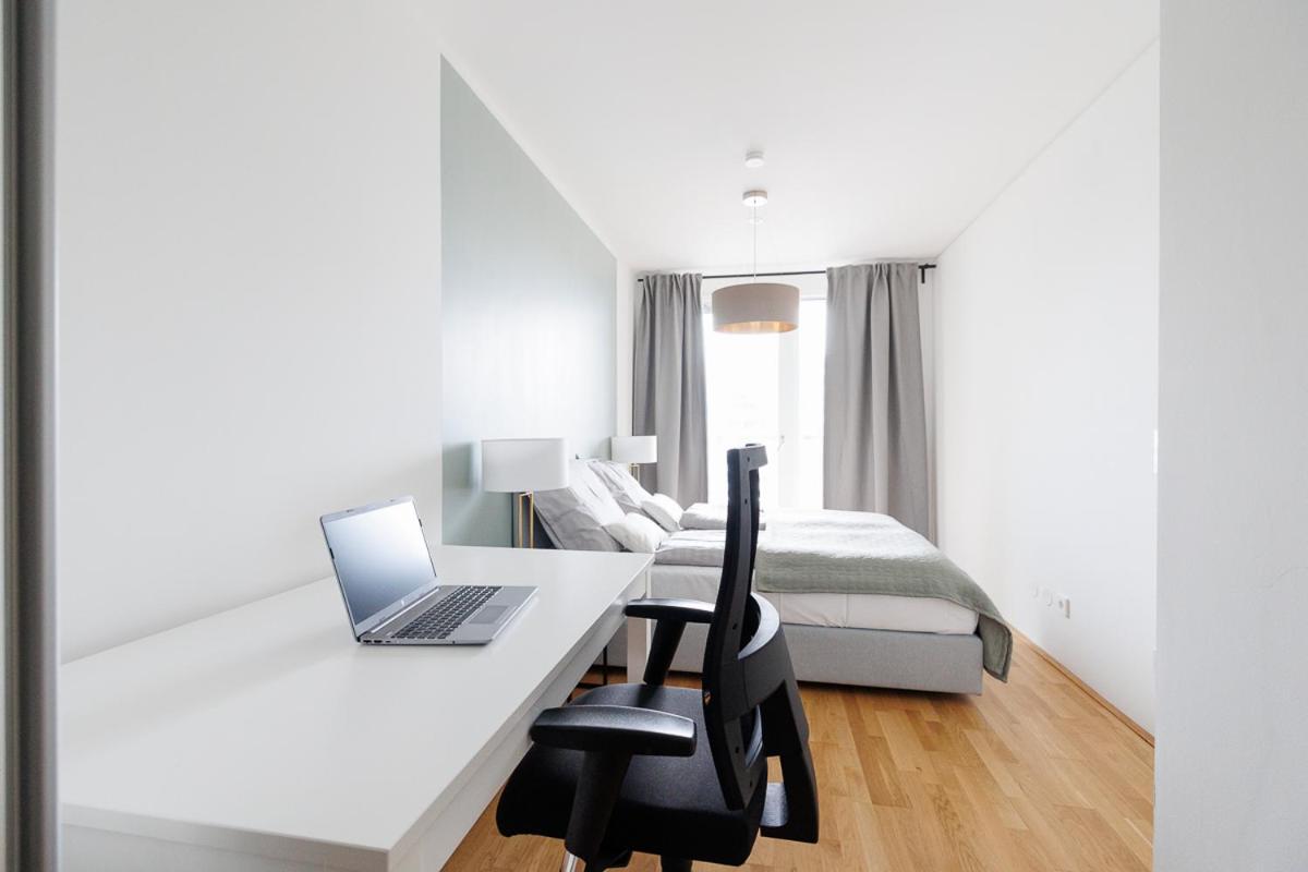 Lovely Apartment In Marina Tower - 10Min To City Center Βιέννη Εξωτερικό φωτογραφία