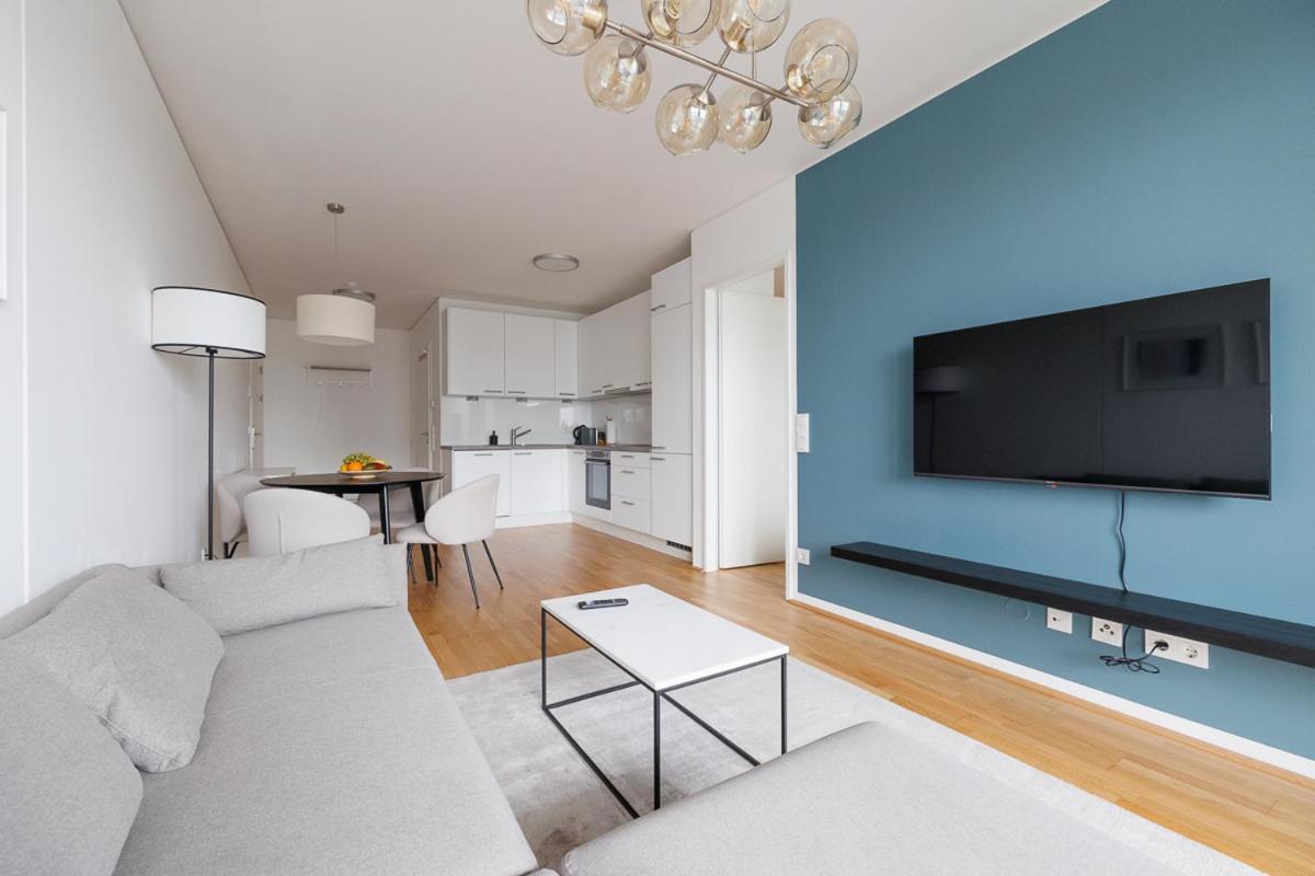 Lovely Apartment In Marina Tower - 10Min To City Center Βιέννη Εξωτερικό φωτογραφία